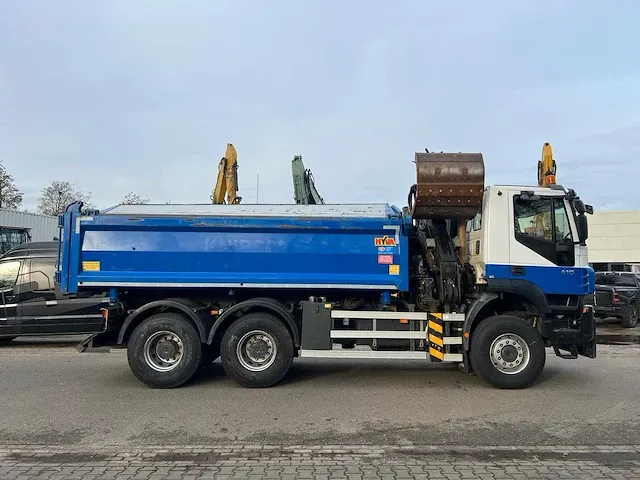 2010 iveco trakker 410 6x4 kipper met hmf bdv-100 kraan - afbeelding 25 van  27
