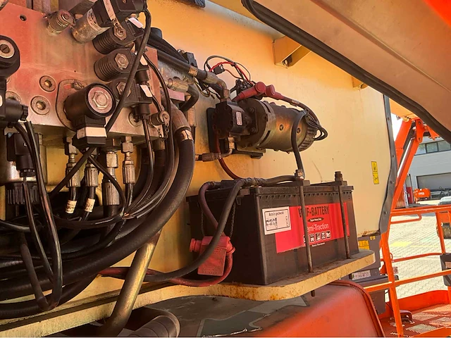 2010 jlg 1250ajpg knikarmhoogwerker - afbeelding 16 van  29