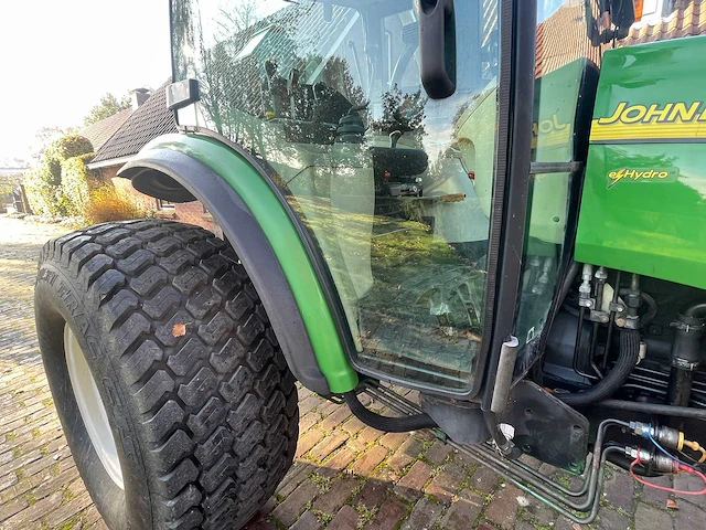 2010 john deere 4720 smalspoor- en compacttractor - afbeelding 3 van  30