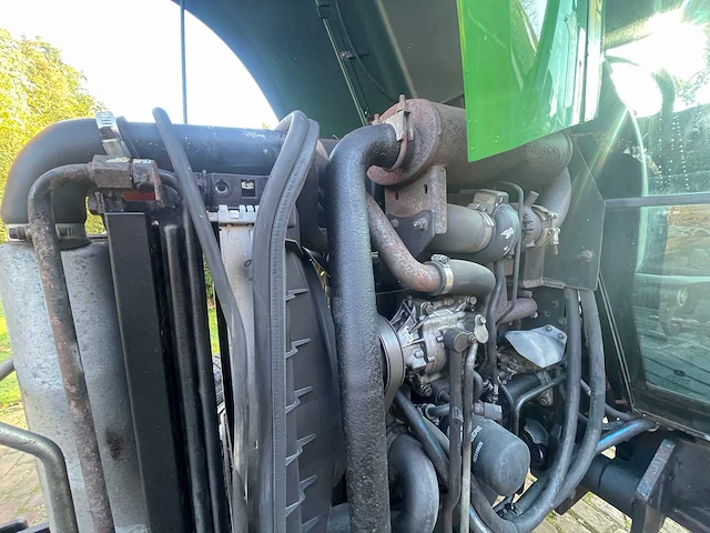 2010 john deere 4720 smalspoor- en compacttractor - afbeelding 11 van  30