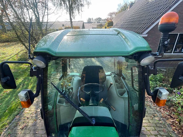 2010 john deere 4720 smalspoor- en compacttractor - afbeelding 17 van  30