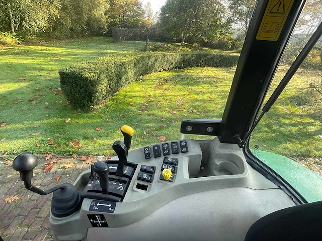 2010 john deere 4720 smalspoor- en compacttractor - afbeelding 20 van  30
