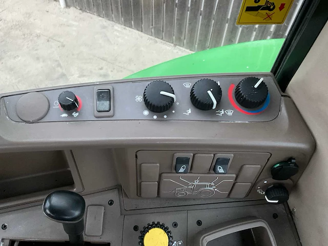 2010 john deere 6830 vierwielaangedreven landbouwtractor - afbeelding 18 van  26