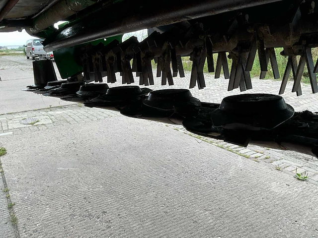 2010 john deere cc0 331 schijvenmaaier met kneuzer - afbeelding 13 van  20