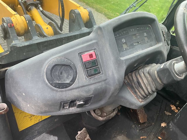 2010 komatsu wa80-s shovel / wiellader - afbeelding 19 van  35