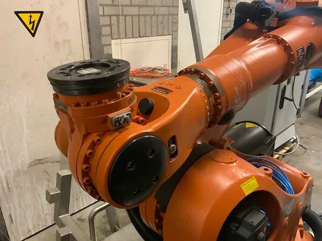 2010 kuka vkr 150 r3100 handlingrobot - afbeelding 2 van  13