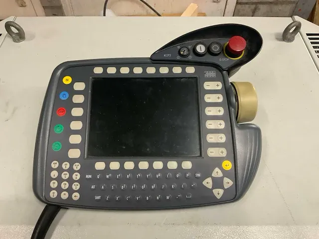 2010 kuka vkr 150 r3100 handlingrobot - afbeelding 11 van  13