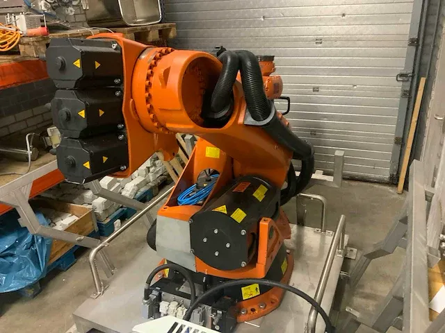 2010 kuka vkr 150 r3100 handlingrobot - afbeelding 13 van  13