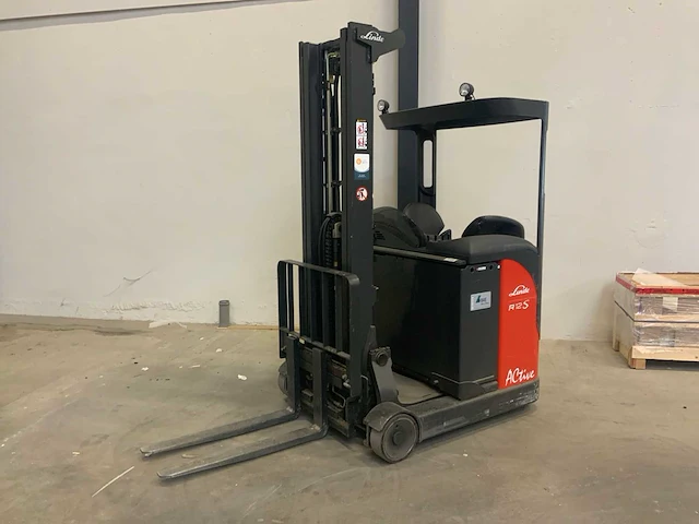 2010 linde r12cs-11 reach truck - afbeelding 1 van  29