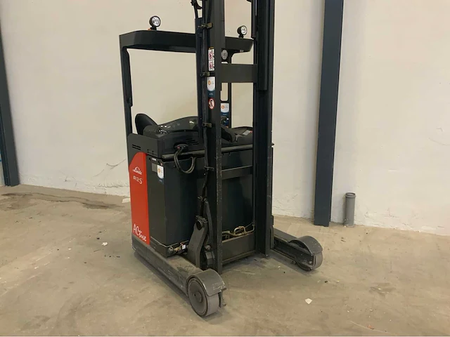 2010 linde r12cs-11 reach truck - afbeelding 17 van  29