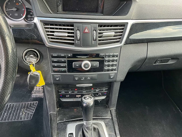 2010 mercedes-benz e-klasse 220 cdi personenauto marge - afbeelding 17 van  39