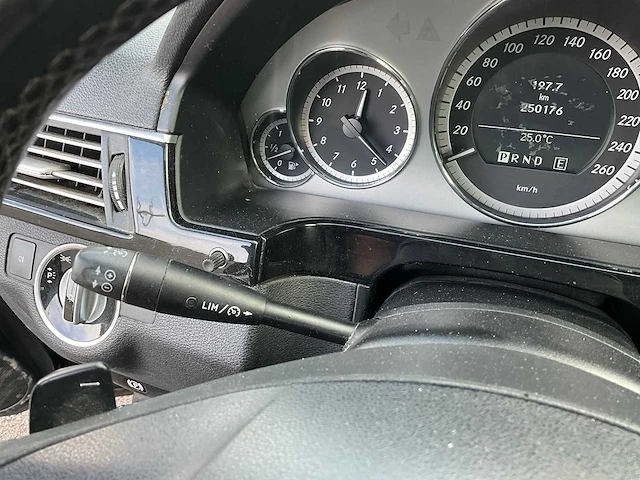 2010 mercedes-benz e-klasse 220 cdi personenauto marge - afbeelding 23 van  38