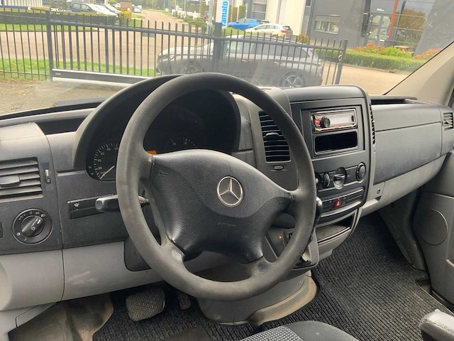 2010 mercedes-benz sprinter bedrijfswagen - afbeelding 2 van  22