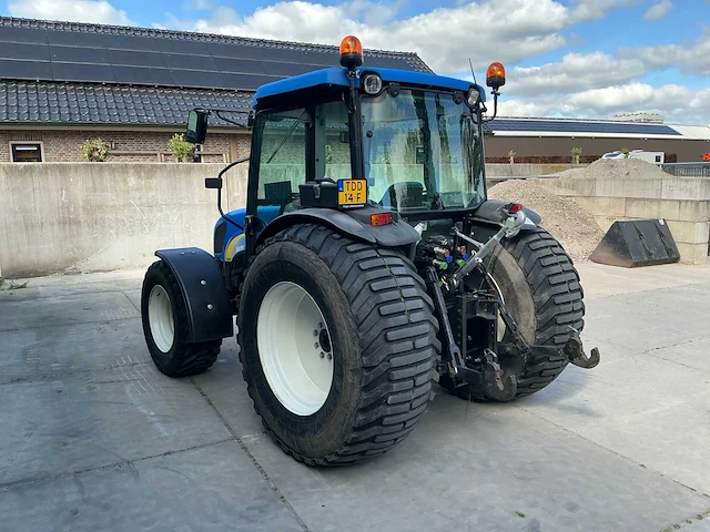 2010 new holland t4030 vierwielaangedreven landbouwtractor - afbeelding 23 van  38