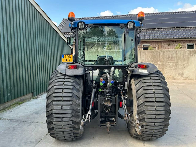 2010 new holland t4030 vierwielaangedreven landbouwtractor - afbeelding 33 van  38