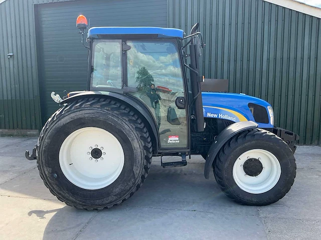 2010 new holland t4030 vierwielaangedreven landbouwtractor - afbeelding 35 van  38