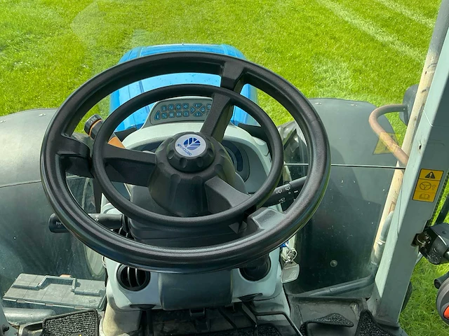 2010 new holland t7040 vierwielaangedreven landbouwtractor - afbeelding 10 van  42