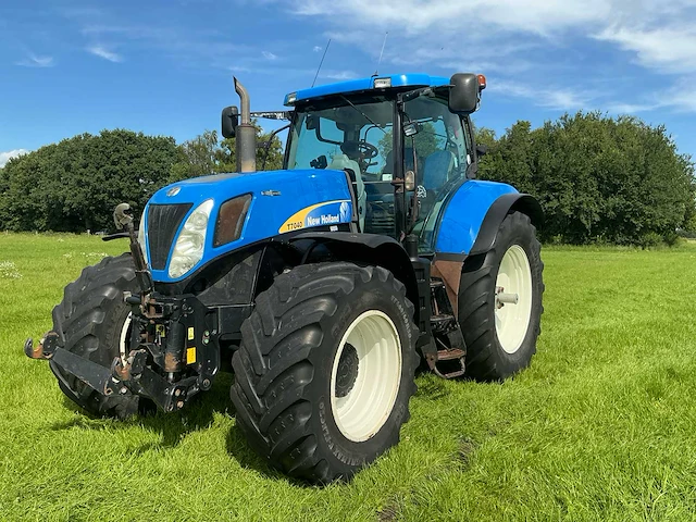 2010 new holland t7040 vierwielaangedreven landbouwtractor - afbeelding 1 van  42