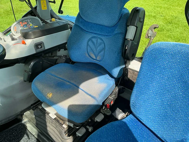 2010 new holland t7040 vierwielaangedreven landbouwtractor - afbeelding 20 van  42
