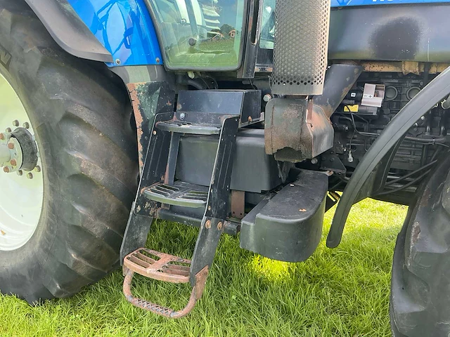 2010 new holland t7040 vierwielaangedreven landbouwtractor - afbeelding 25 van  42