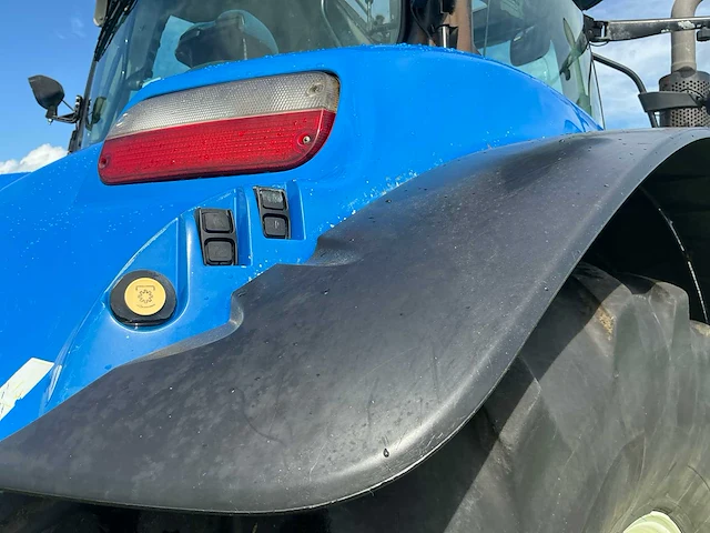 2010 new holland t7040 vierwielaangedreven landbouwtractor - afbeelding 26 van  42