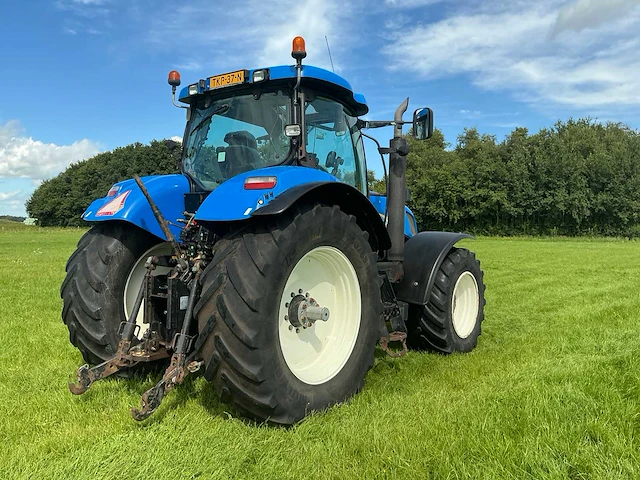2010 new holland t7040 vierwielaangedreven landbouwtractor - afbeelding 40 van  42
