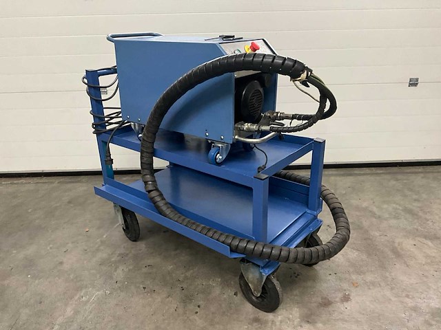 2010 nitto hs11-1624 ponsmachine met hydraulische pomp - afbeelding 8 van  14