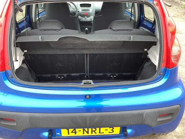 2010 peugeot 107 personenauto - afbeelding 18 van  26