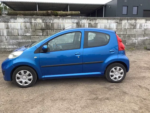 2010 peugeot 107 personenauto - afbeelding 12 van  26