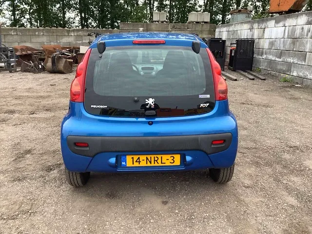 2010 peugeot 107 personenauto - afbeelding 21 van  26