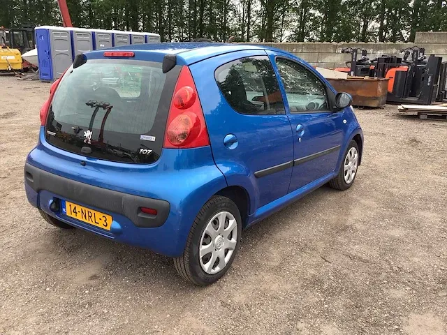 2010 peugeot 107 personenauto - afbeelding 22 van  26