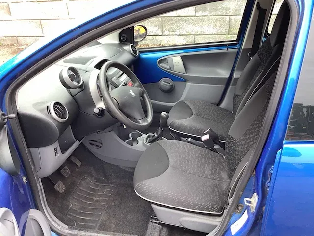 2010 peugeot 107 personenauto - afbeelding 26 van  26