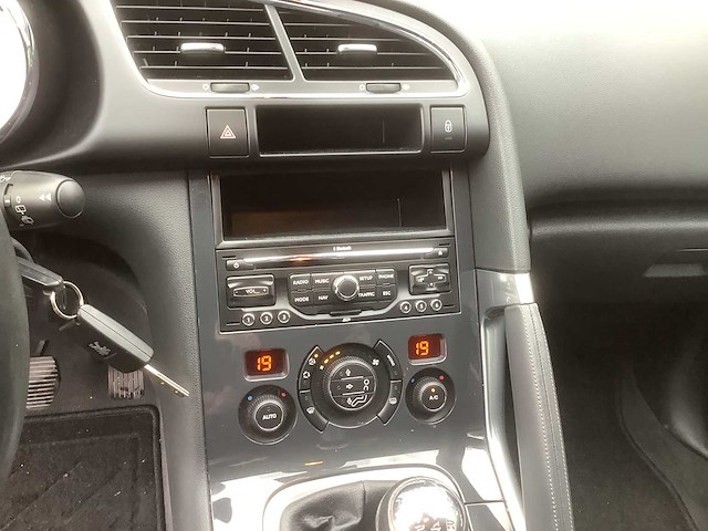 2010 peugeot 3008 1.6 vti st personenauto - afbeelding 11 van  13