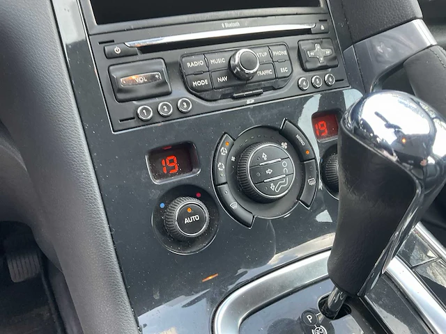 2010 peugeot 3008 personenauto - afbeelding 8 van  29