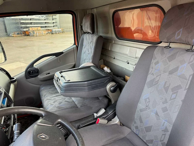 2010 renault maxity bedrijfswagen - afbeelding 18 van  36