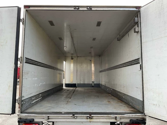 2010 renault midlum 270-12 dxi vrachtwagen - afbeelding 16 van  28