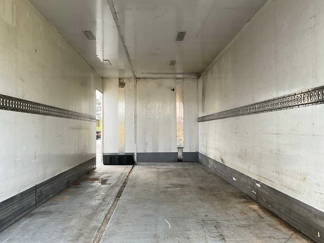 2010 renault midlum 270-12 dxi vrachtwagen - afbeelding 18 van  28