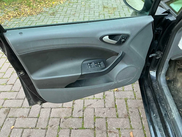 2010 seat ibiza st 1.6 tdi personenauto - afbeelding 13 van  27