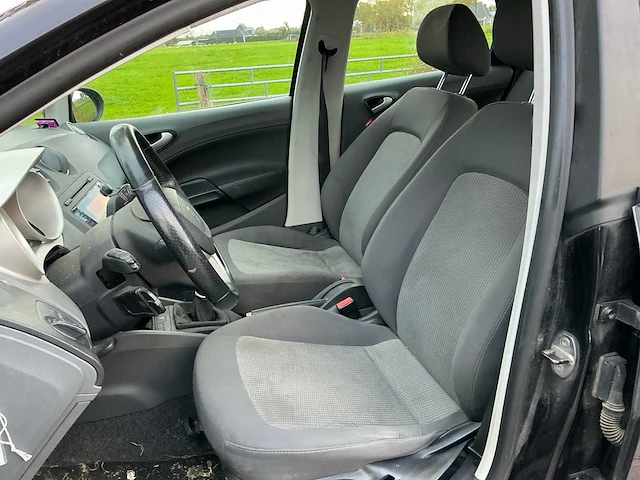 2010 seat ibiza st 1.6 tdi personenauto - afbeelding 15 van  27