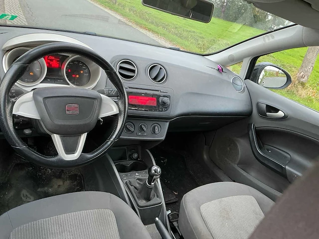 2010 seat ibiza st 1.6 tdi personenauto - afbeelding 17 van  27