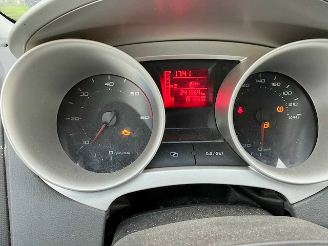 2010 seat ibiza st 1.6 tdi personenauto - afbeelding 18 van  27