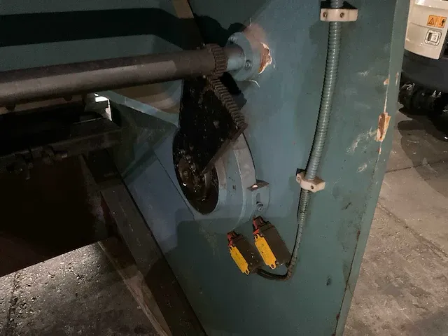2010 shandong 6x2500 knipmachine - afbeelding 15 van  31