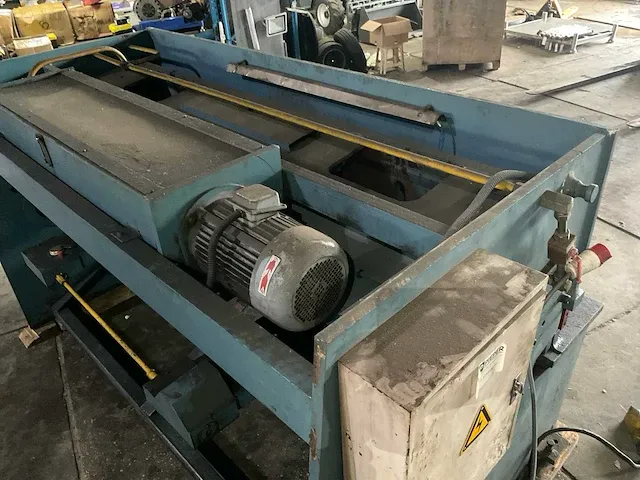 2010 shandong 6x2500 knipmachine - afbeelding 19 van  31