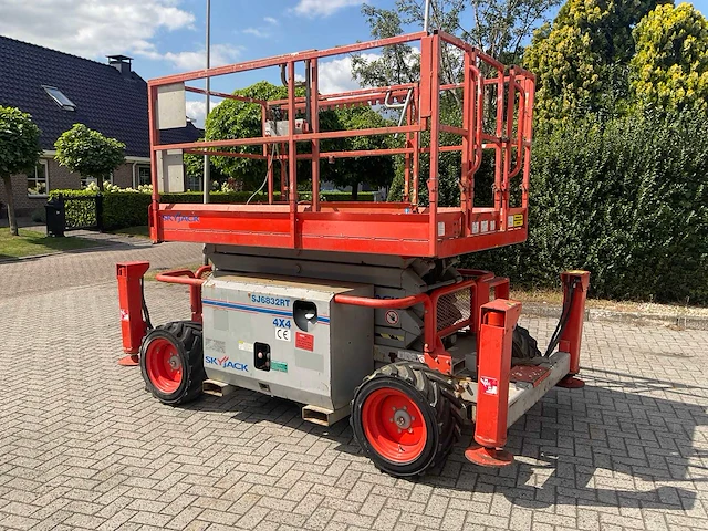 2010 sky jack sj 6832 rt hoogwerker - afbeelding 9 van  15