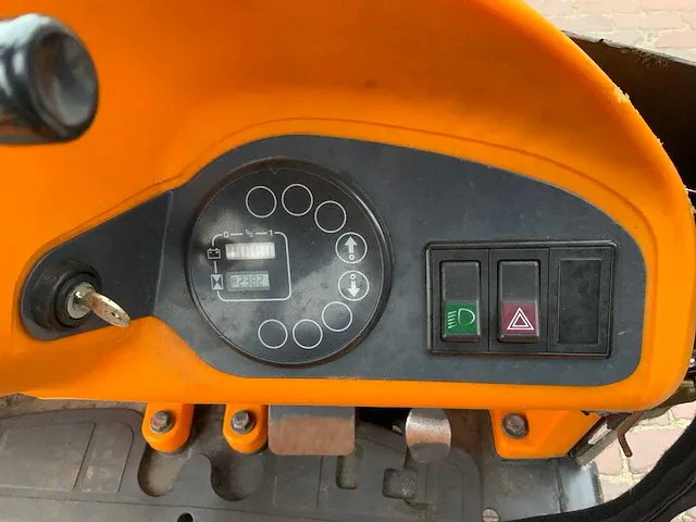 2010 still r06 industriële trekker - afbeelding 3 van  12