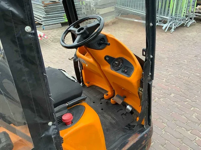 2010 still r06 industriële trekker - afbeelding 11 van  12