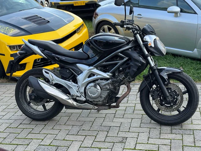 2010 suzuki tour gladius - afbeelding 12 van  15