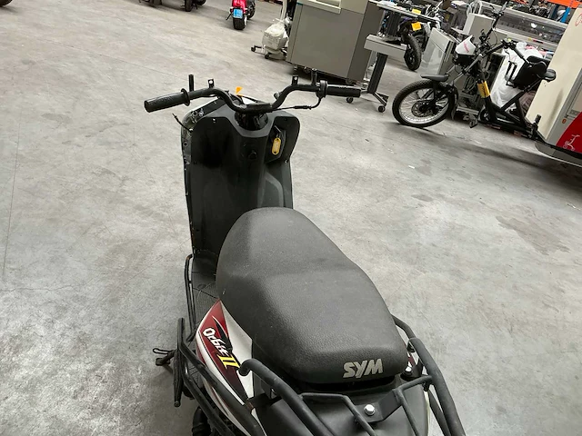 2010 sym orbit 50 ii 45km/u brommer - afbeelding 9 van  11