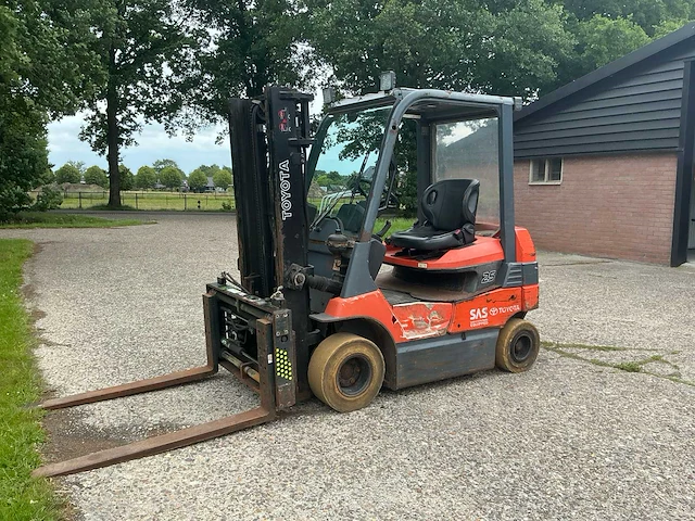 2010 toyota 7fb25 vorkheftruck - afbeelding 1 van  25