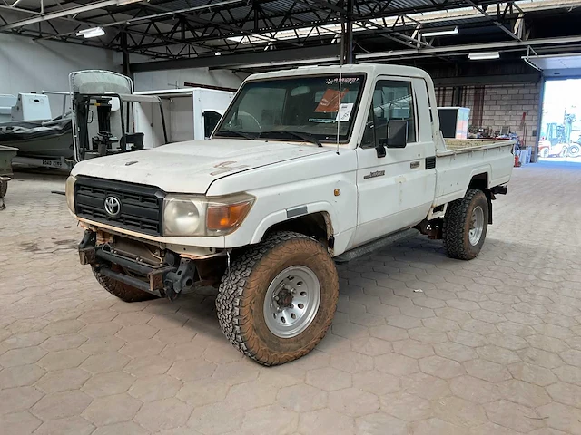 2010 toyota landcruiser pickup personenauto - afbeelding 1 van  15